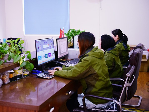 91香蕉视频免费包裝設計師